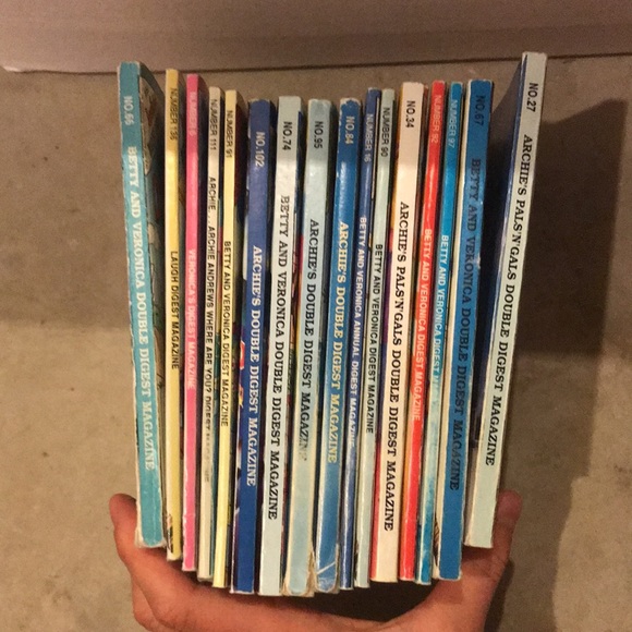 16 Archie Comics - Picture 2 of 2
